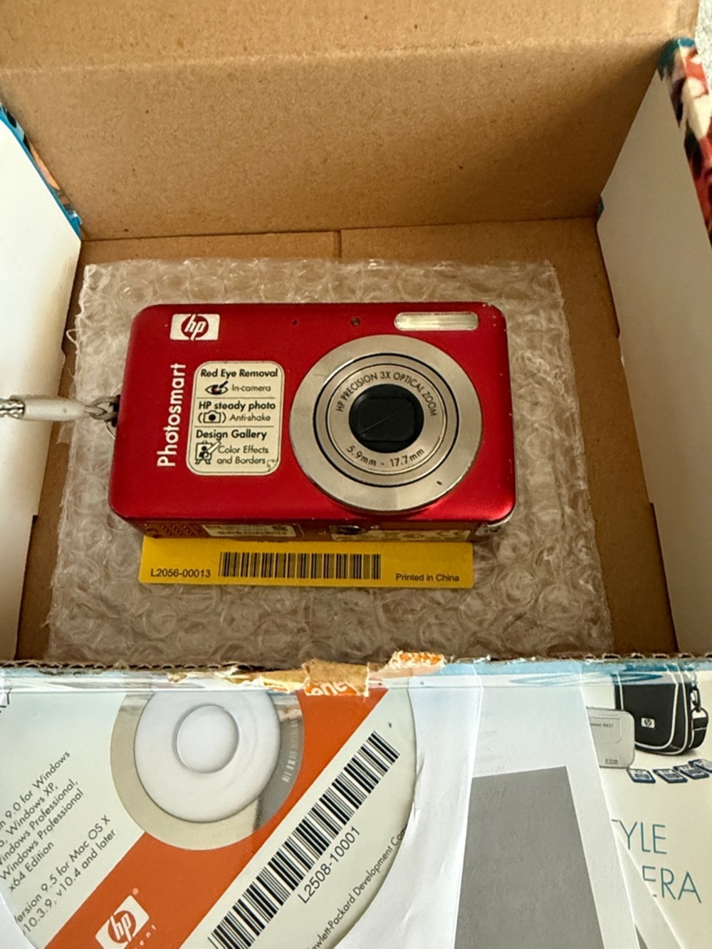 HP Photosmart Red and Silver Compact Digital Camera for parts !